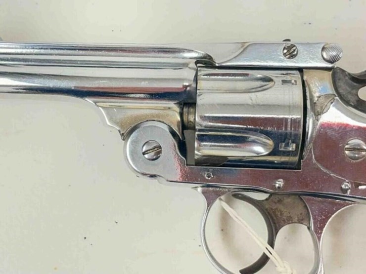 smith-&-wesson-revolver-image-4