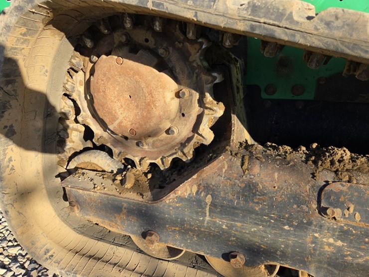 2018-bobcat-t740-image-49