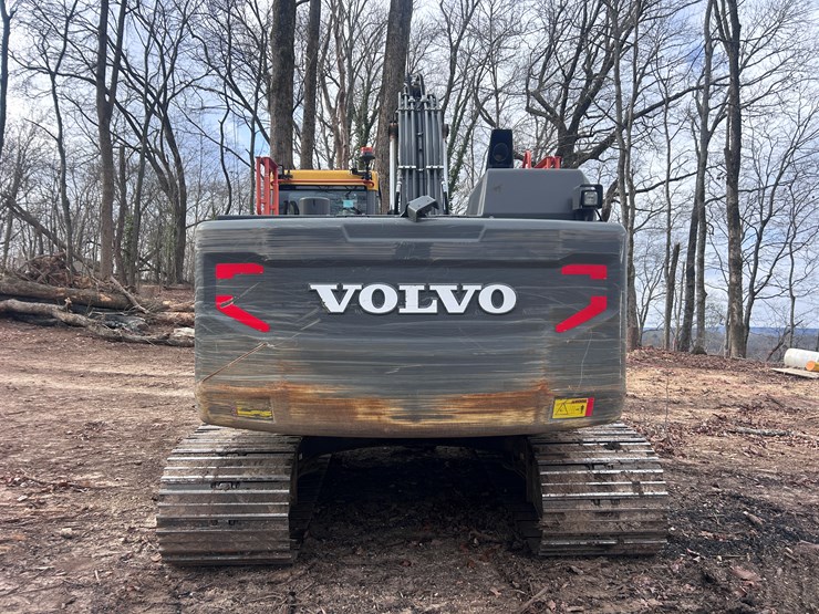 2022-volvo-ec220el-image-4