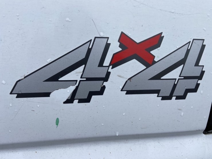 2004-chevrolet-silverado-4x4-pickup-image-16