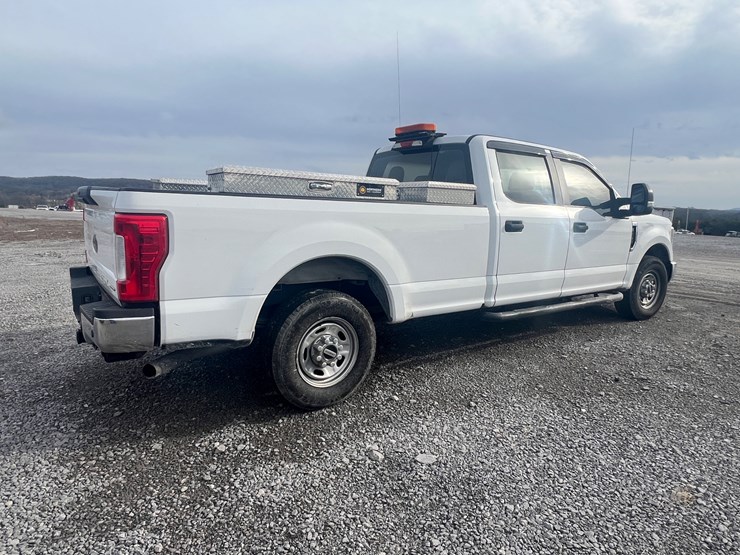 2019-ford-f250-xl-image-3