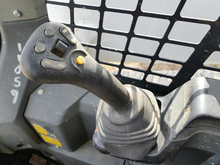 2020-bobcat-t76-image-15