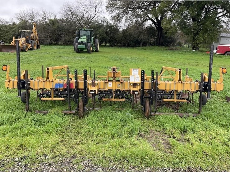 (offsite)-alloway-3-pt-3-row-60"-cultivator-image-17