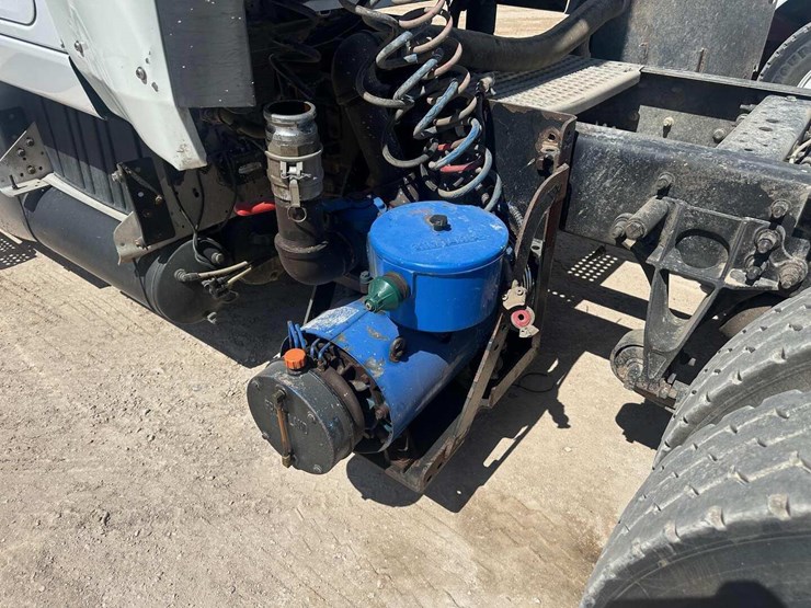 2012-international-prostar-image-3