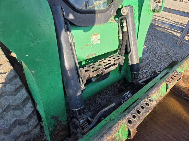 2018-bobcat-t740-image-13