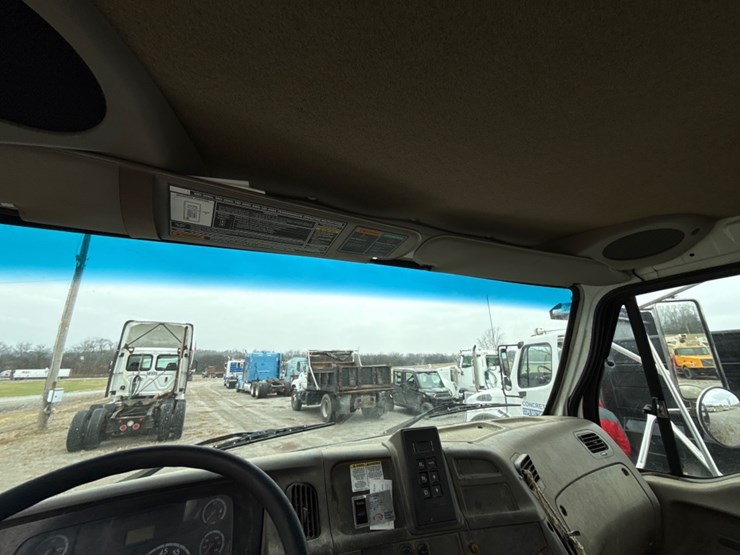 #30694-•-2008-sterling-litter/debris-truck-image-26