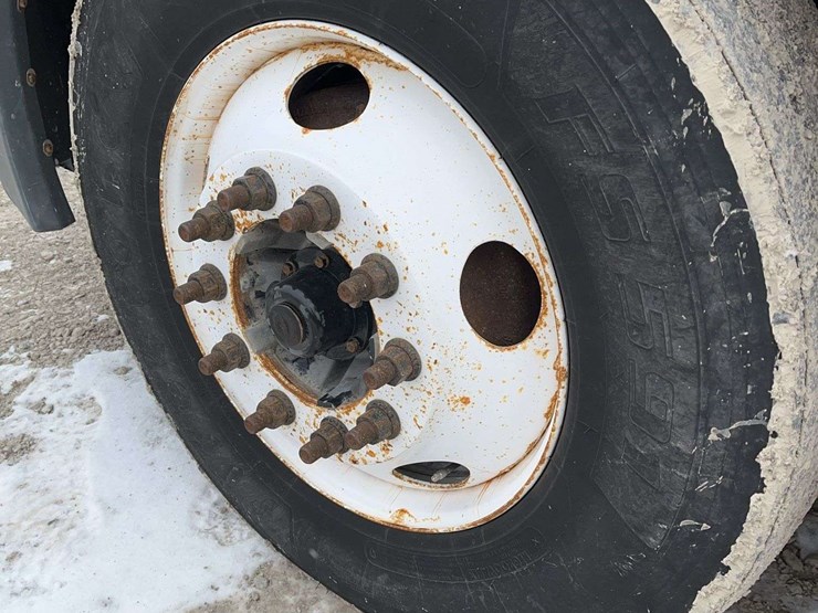 2014-freightliner-cascadia-125-image-20