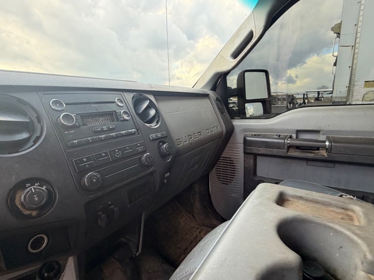 2011-ford-f250-xl-image-11