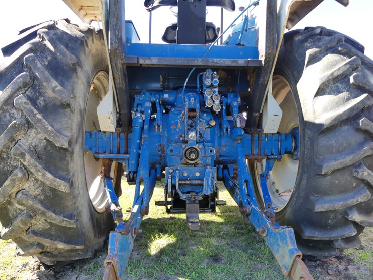 1988-ford-8210-image-5