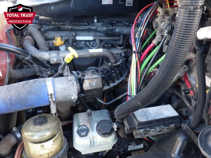 2020-freightliner-cascadia-113-image-27