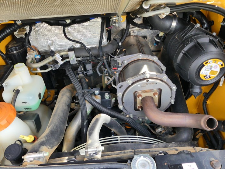 2023-deere-317g-image-10