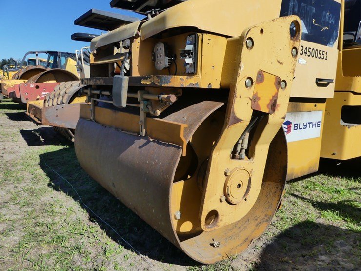 2011-caterpillar-cb34-image-5