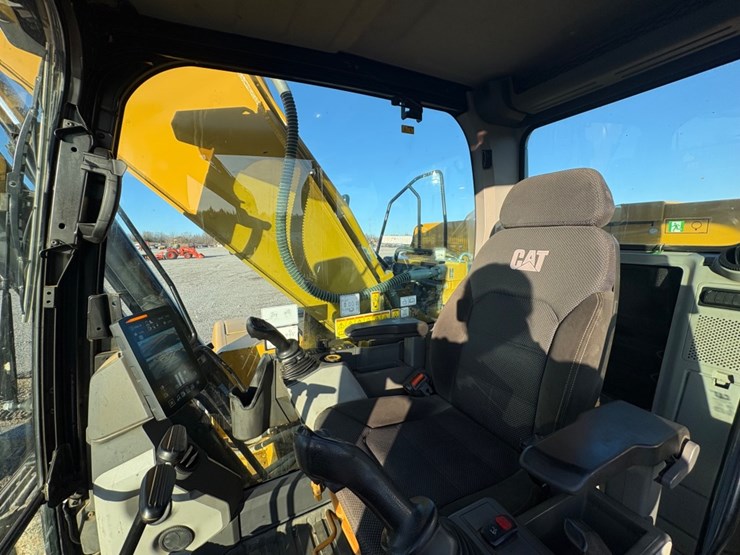 2021-caterpillar-330-image-48