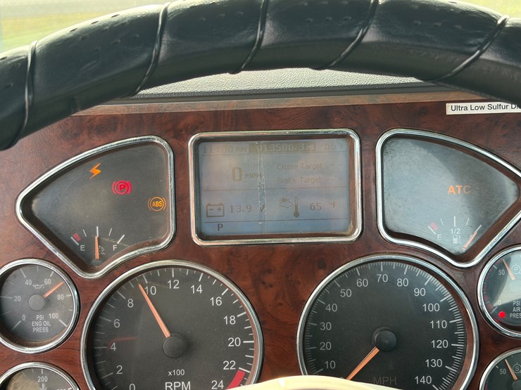 2014-mack-pinnacle-chu613-image-38