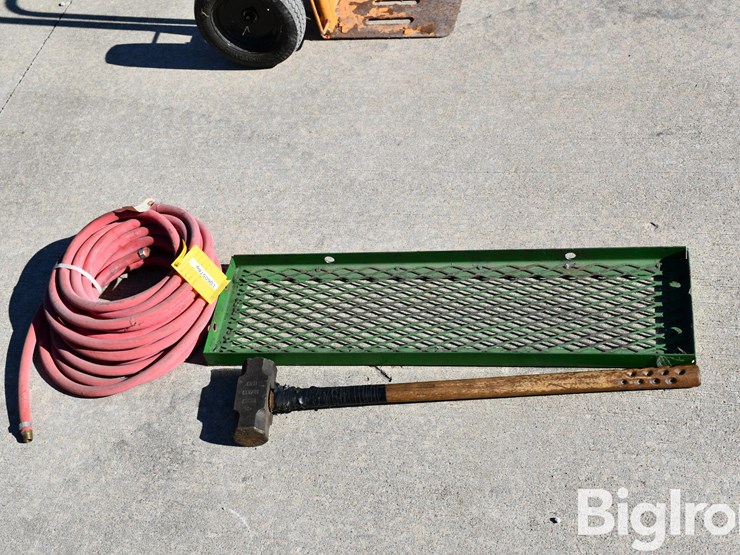 sledge-hammer,-hose,-&-bracket-image-4