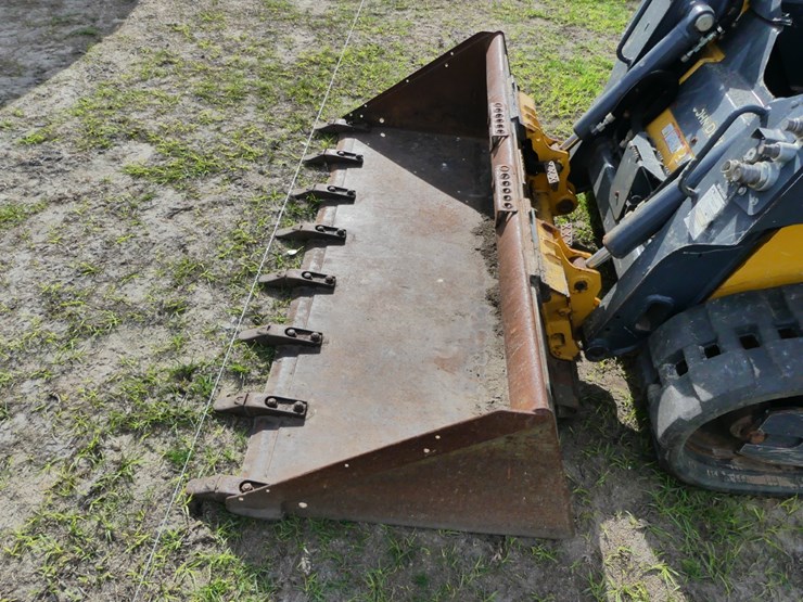 2020-deere-317g-image-10