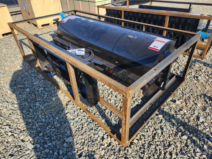 #6011-•-unused-72"-skid-steer-sweeper-attachment-image-3