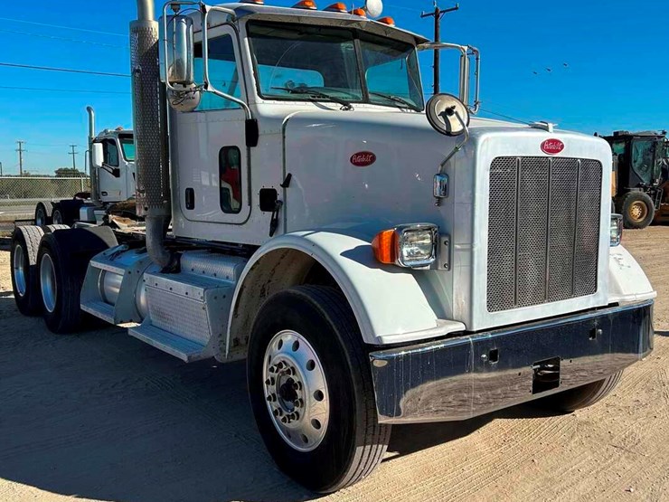 2016-peterbilt-365-image-15