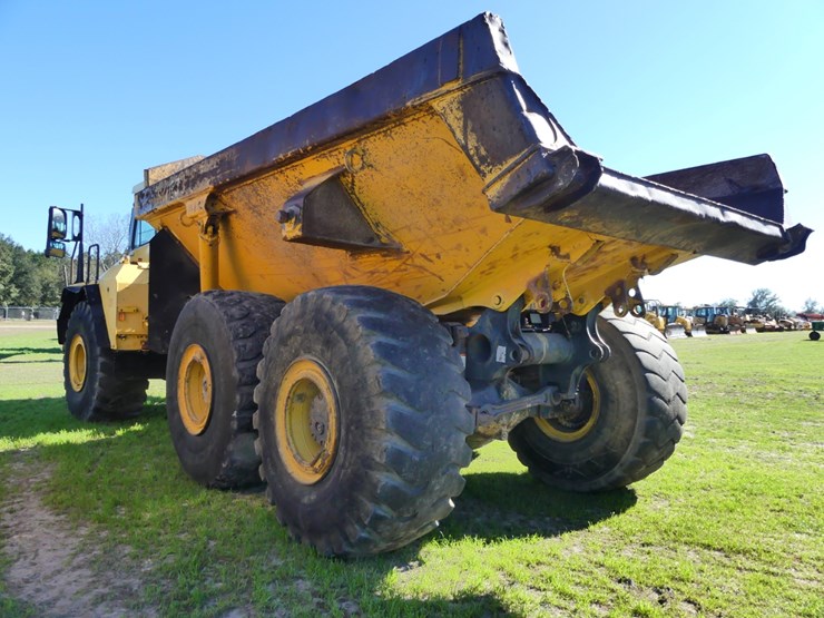 komatsu-hm400-image-3
