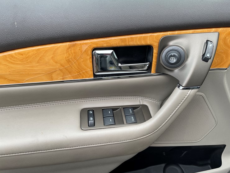 2012-lincoln-mkx-image-34