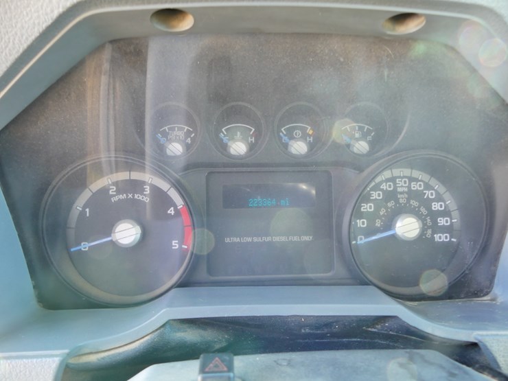 2013-ford-f350-image-16