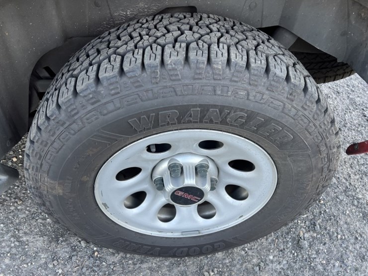 2012-gmc-yukon-image-17