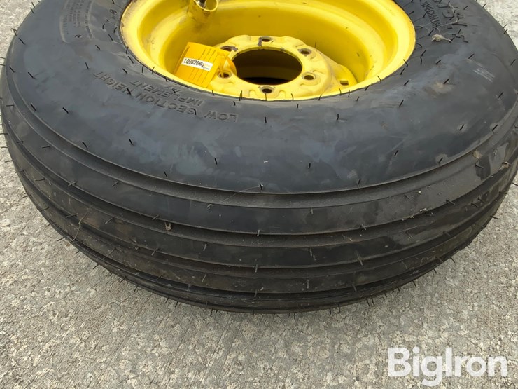 carlisle-11l-15sl-tire-on-a-6-bolt-rim-image-11