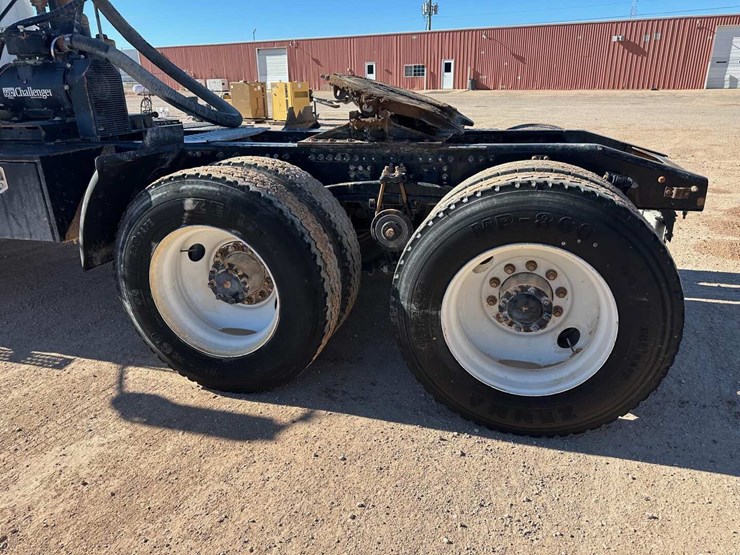 2020-mack-granite-image-5