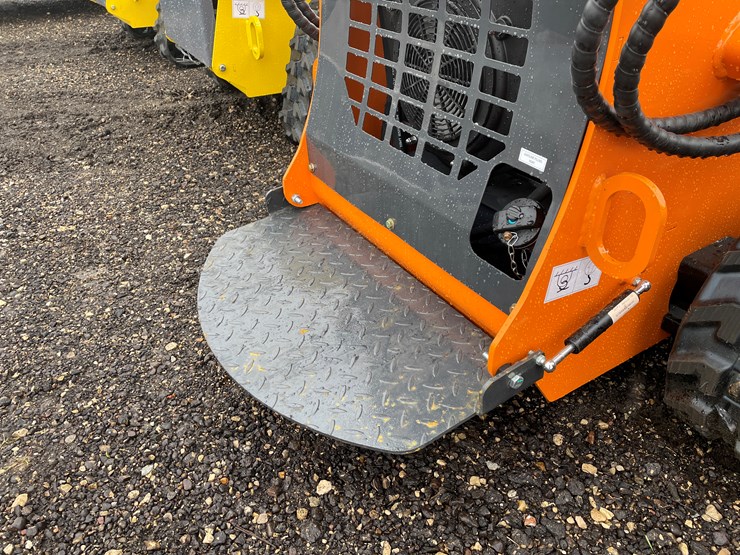 #1311-•-unused,-landhonor-mini-skidsteer-loader-image-12