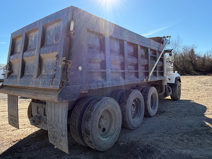 2011-mack-rd688s-image-11