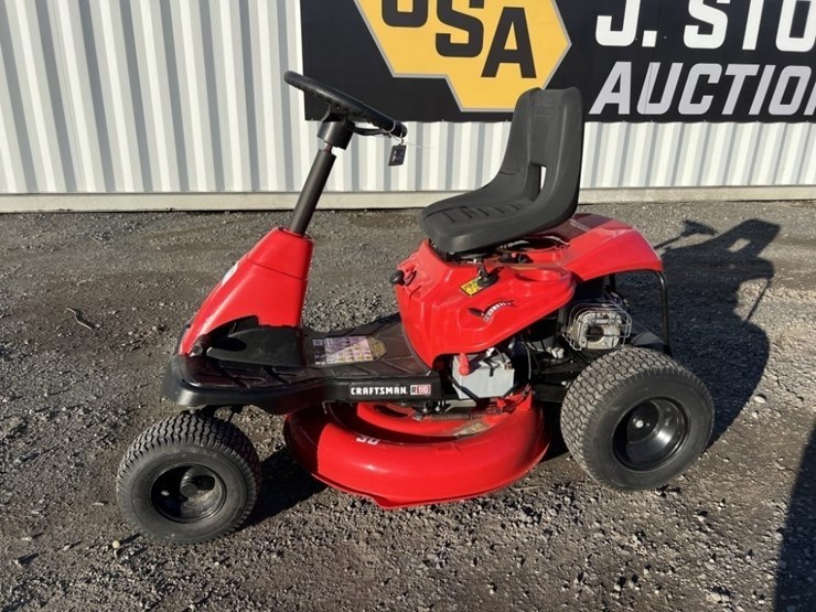2023-craftsman-r110-ride-on-mower-image-7