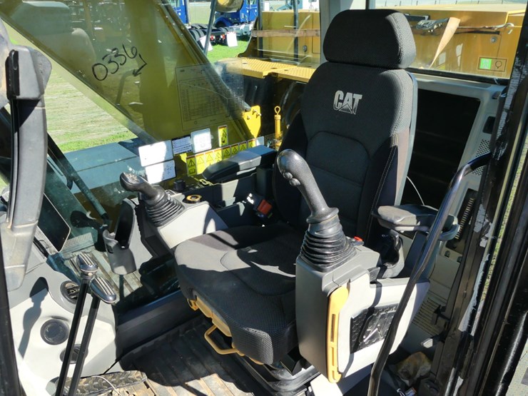 caterpillar-320-image-12