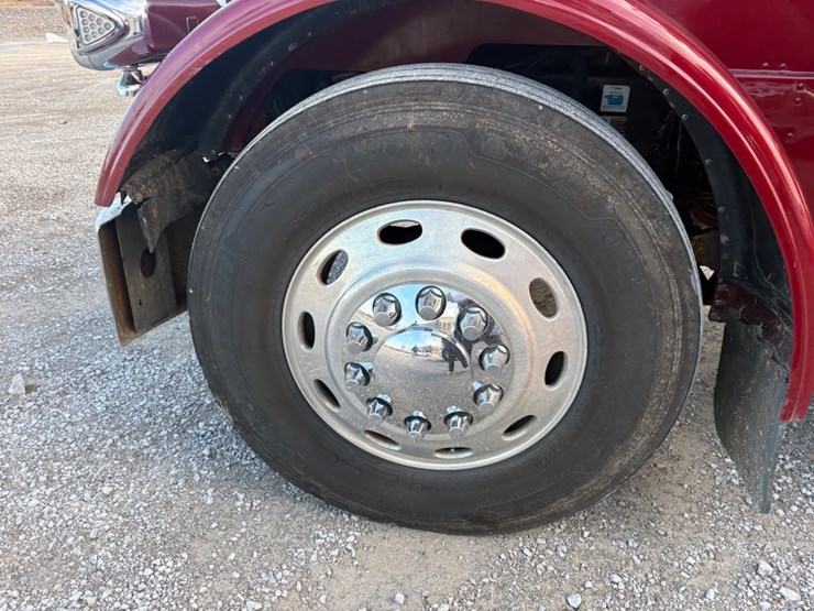 2007-peterbilt-379-image-13