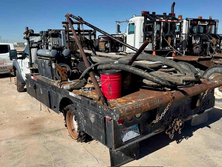 2011-ford-f550-image-4