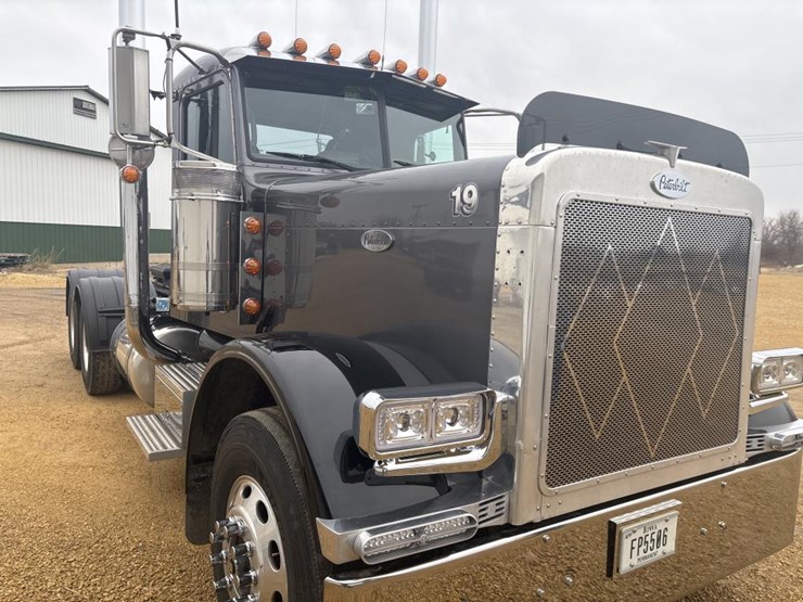 2006-peterbilt-379-image-12