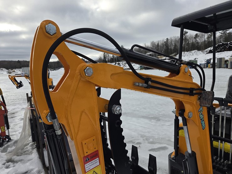 #2189-•-unused-future-ft15-mini-excavator-image-12