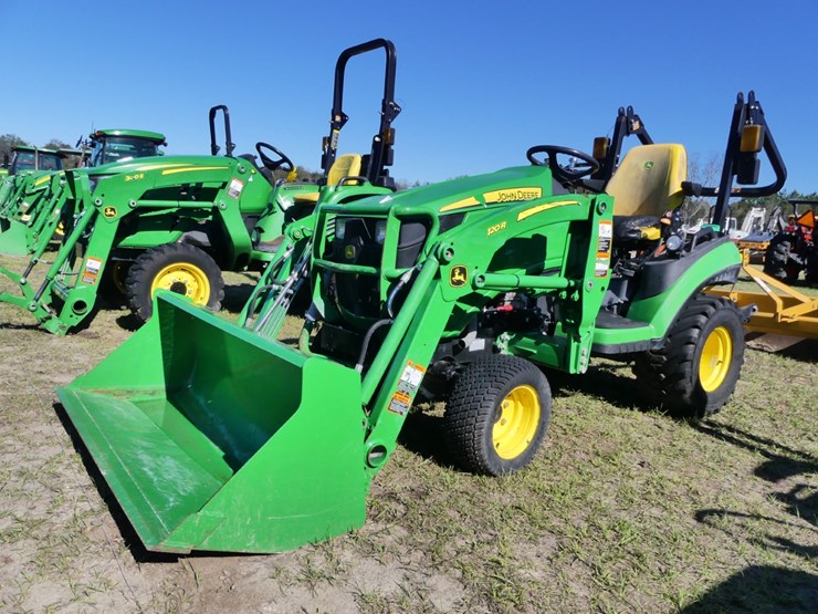 2021-john-deere-1025r-image-1