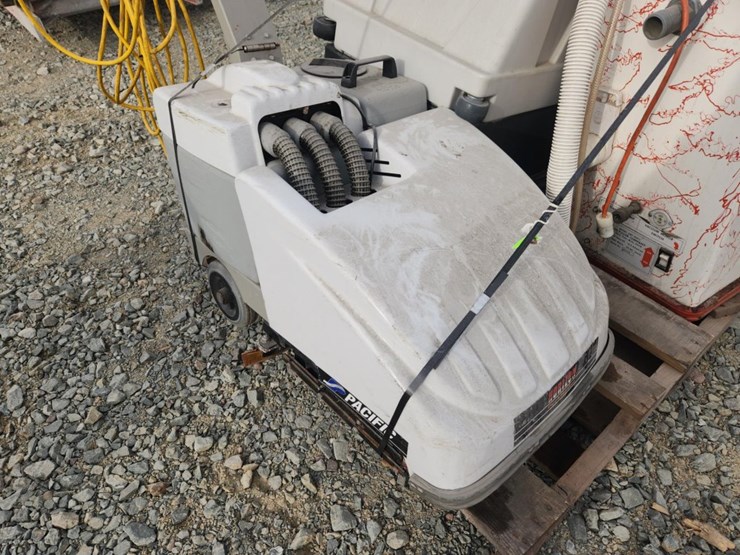 #6030-•-(3)-floor-cleaners-image-5