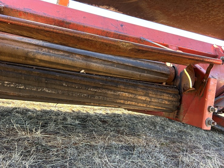 hesston-1014-image-5