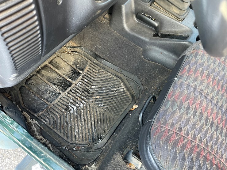 2000-jeep-wrangler-sport-image-32