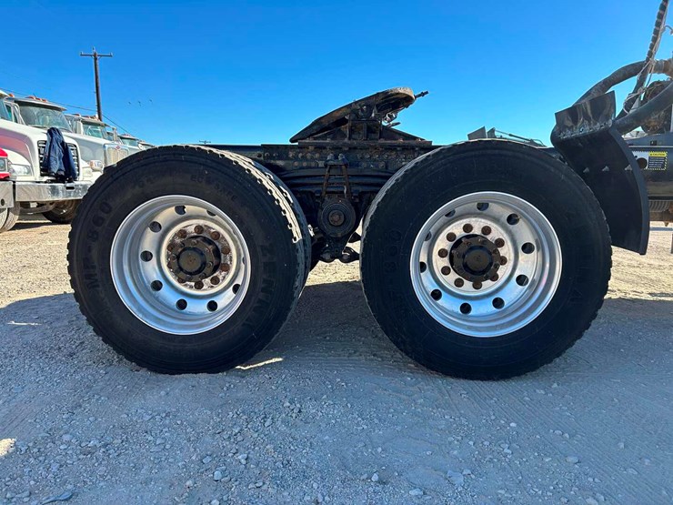2020-mack-p164t-image-12