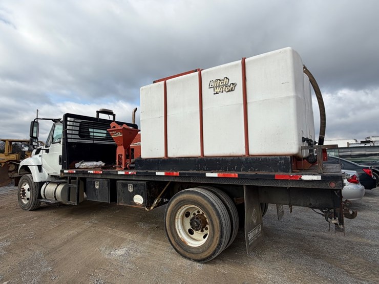 2015-ditch-witch-fm13v-image-4