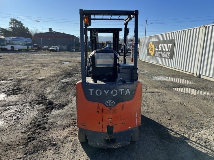 2018-toyota-8fbcu25-image-5