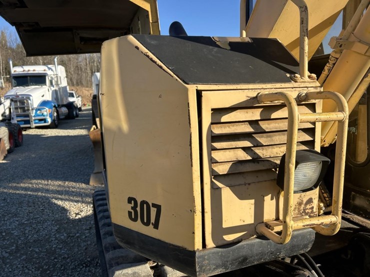 caterpillar-307-image-52