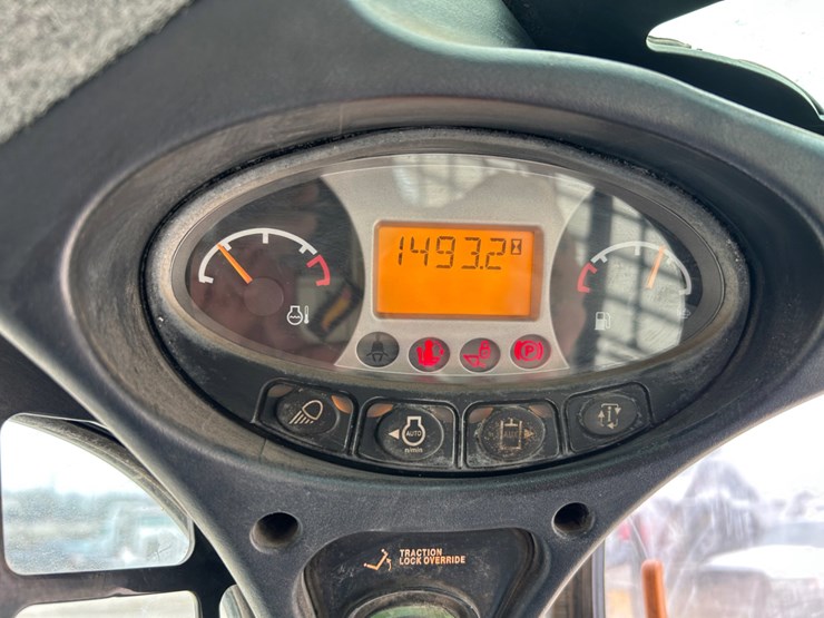 2019-bobcat-t740-image-11