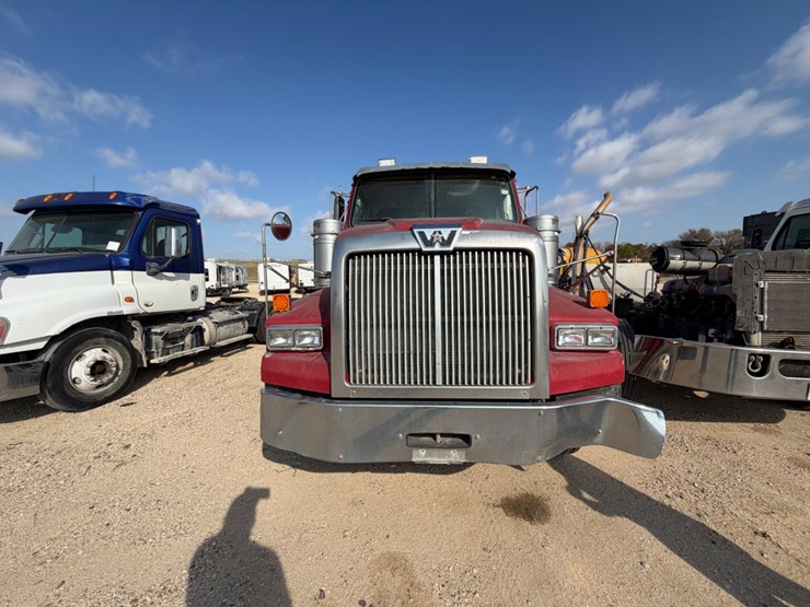 2015-western-star-4900ex-image-2