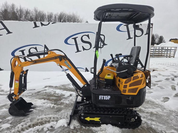 #5016-•-unused-future-ft15p-mini-excavator-image-2