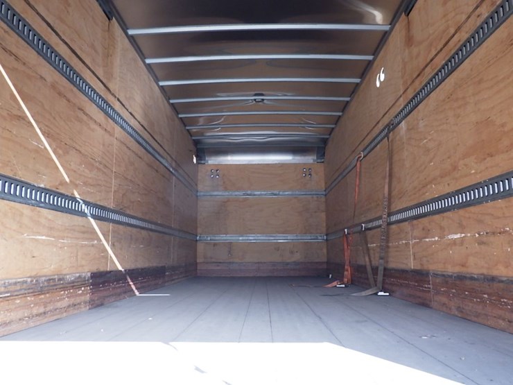 2020-hino-268a-image-6