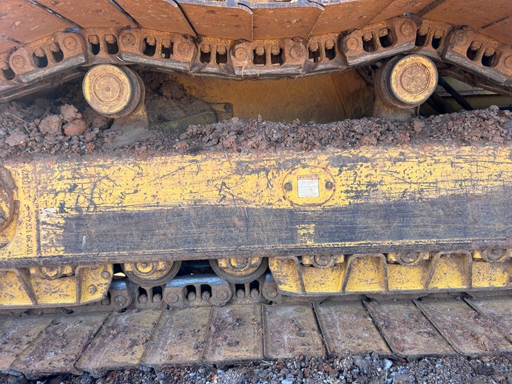 komatsu-d61pxi-24-image-26