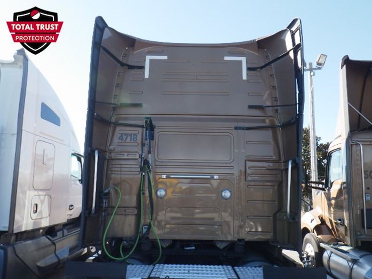 2023-volvo-vnl-760-image-13